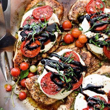 30-Minute Caprese Chicken Recipe | foodiecrush.com