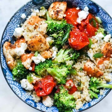Mediterranean Chicken Quinoa Bowls with Broccoli and Tomato | foodiecrush.com #quinoa #bowl #mediterranean #chicken
