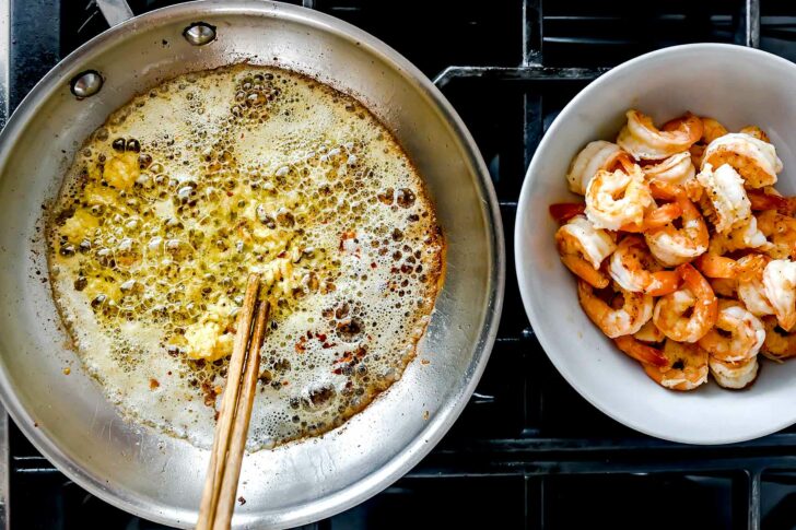 How to Make the Best Easy Shrimp Scampi | foodiecrush.com #shrimp #scampi #recipe #healthy